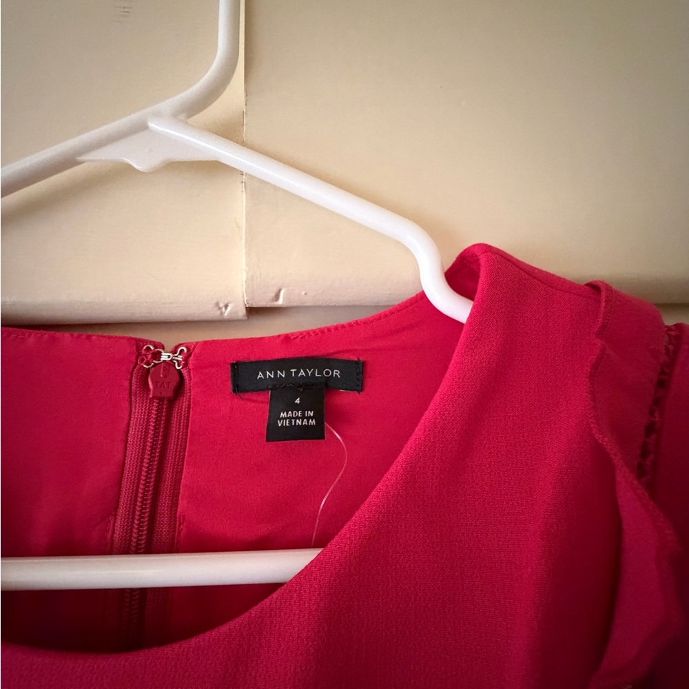 NWT Sleeveless Ann Taylor sheath dress in pink, size 4 - Picture 3 of 8